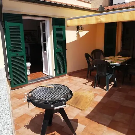 A Ca' Du Risso - Mansarda Con Terrazza - Sea & Outdoor For Families, Bikers And Climbers Calice Ligure
