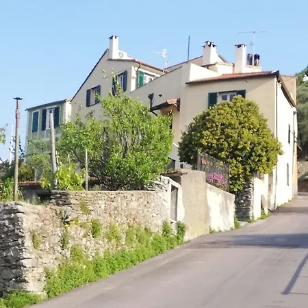 A Ca' Du Risso - Mansarda Con Terrazza - Sea & Outdoor For Families, Bikers And Climbers Apartman Calice Ligure